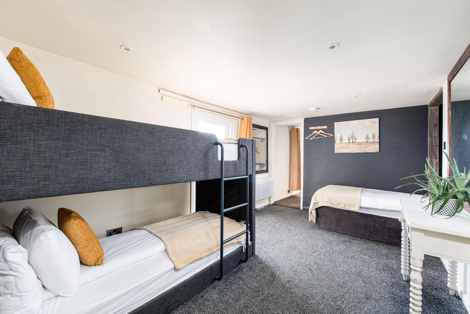The Pine Including Games Room, Camp Fire & Hot Tub Hébergement de vacances *